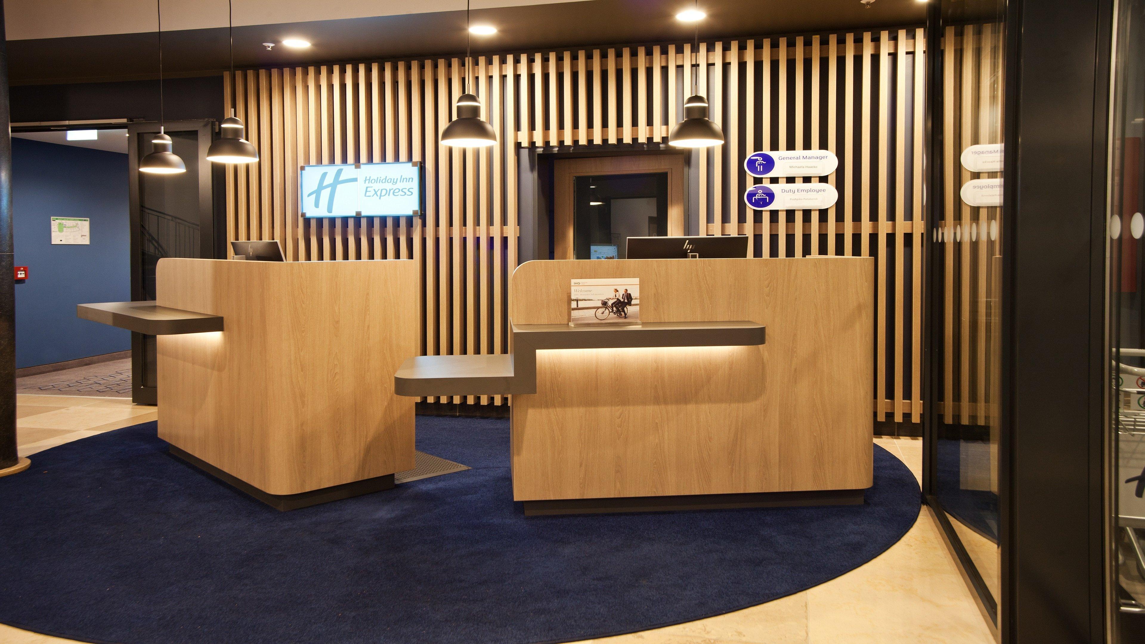 Holiday Inn Express - Saarbruecken By Ihg Exterior photo
