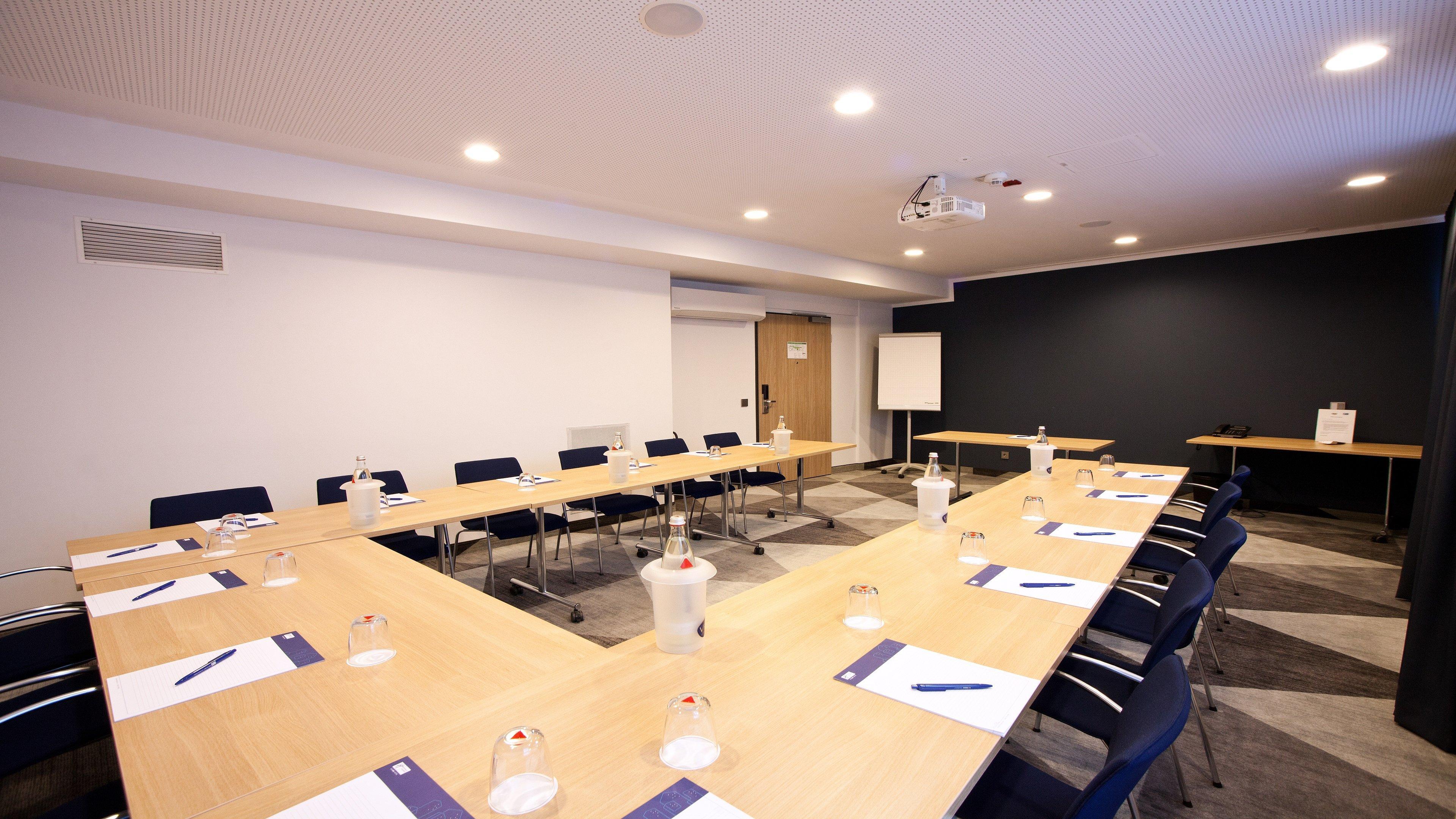 Holiday Inn Express - Saarbruecken By Ihg Exterior photo