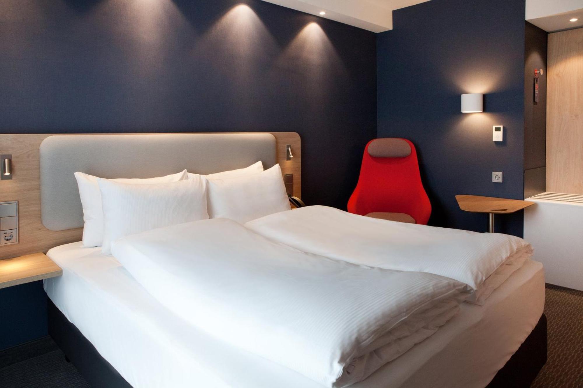 Holiday Inn Express - Saarbruecken By Ihg Exterior photo
