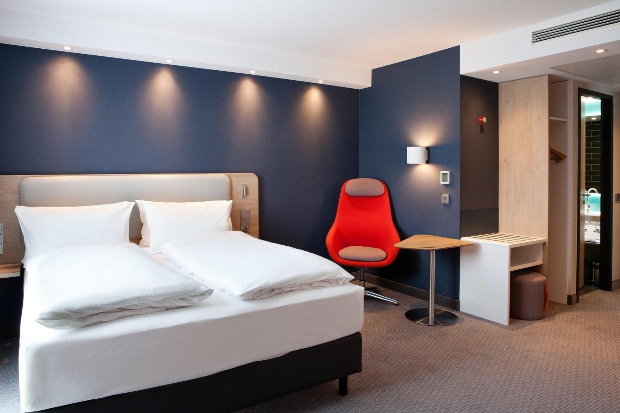 Holiday Inn Express - Saarbruecken By Ihg Exterior photo