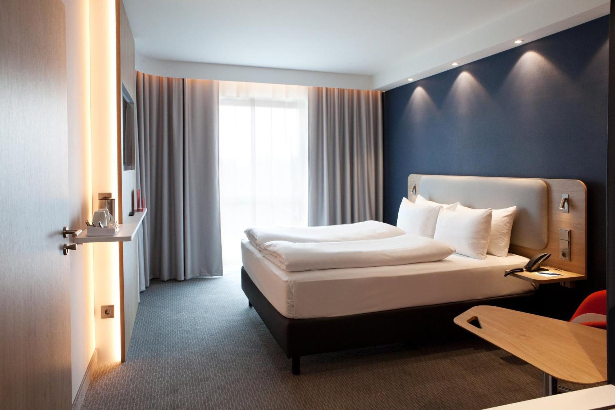 Holiday Inn Express - Saarbruecken By Ihg Exterior photo