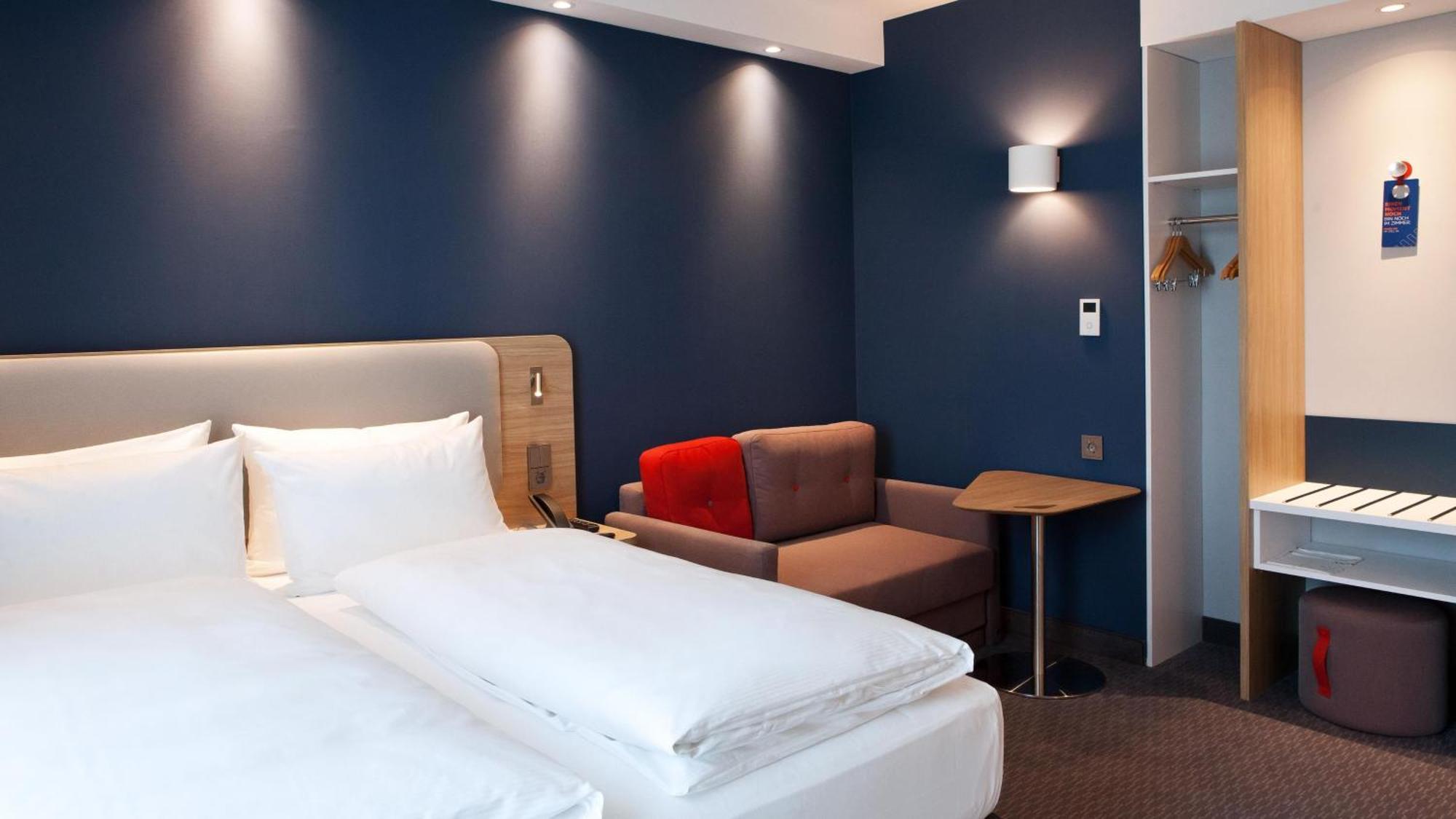 Holiday Inn Express - Saarbruecken By Ihg Exterior photo